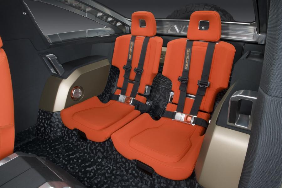 Интерьер Hummer HX Concept 2008 года  (фото 15 из 51)